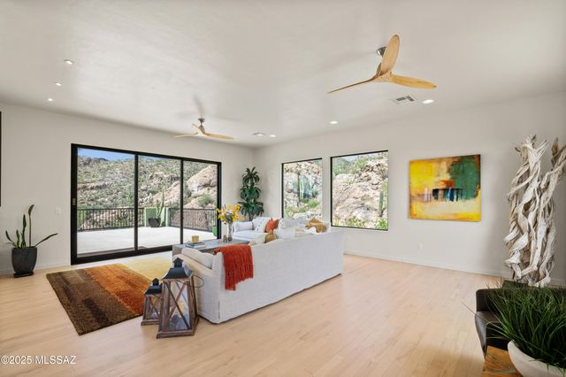 3898 N Camino Ojo De Agua, Tucson, AZ 85749