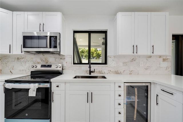 1406 SW 104th Ct, Miami, FL 33174