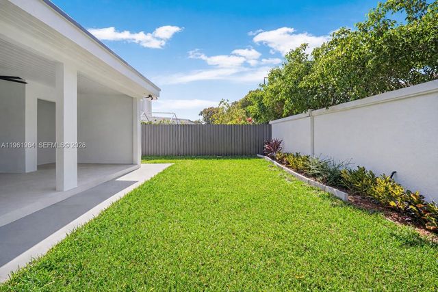 1406 SW 104th Ct, Miami, FL 33174