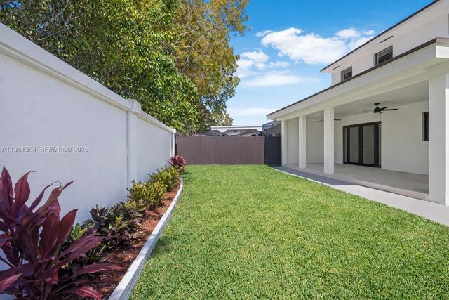 1406 SW 104th Ct, Miami, FL 33174