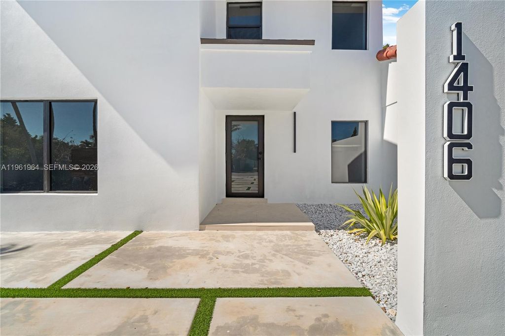 1406 SW 104th Ct, Miami, FL 33174