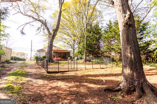 292 S Cherokee Road, Social Circle, GA 30025