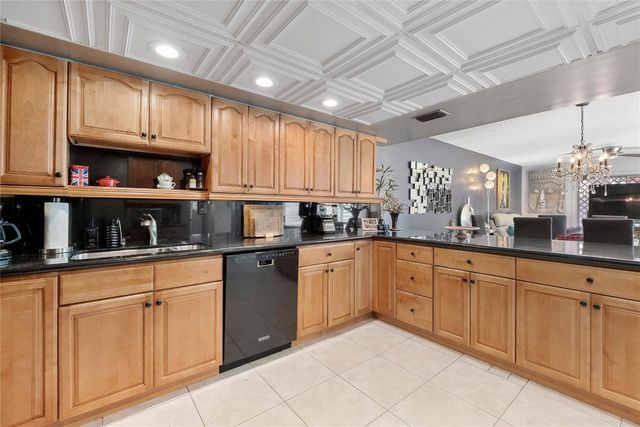 565 NW 98th Avenue 565, Plantation, FL 33324