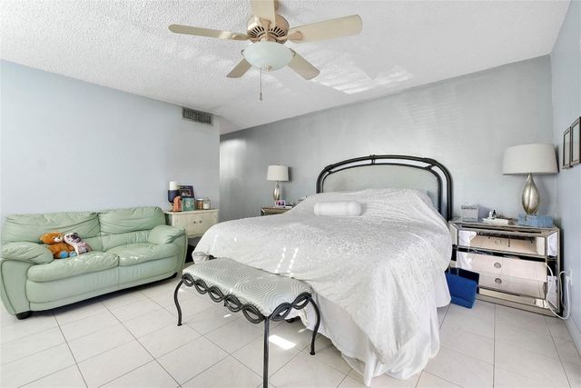 565 NW 98th Avenue 565, Plantation, FL 33324