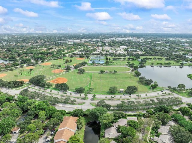 565 NW 98th Avenue 565, Plantation, FL 33324