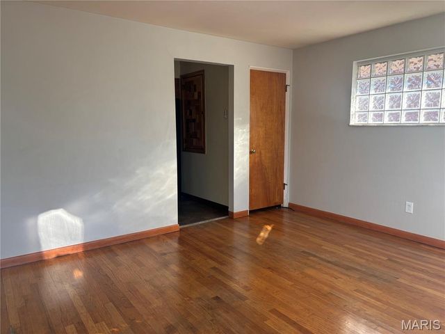 1125 Walker Avenue, St Louis, MO 63138