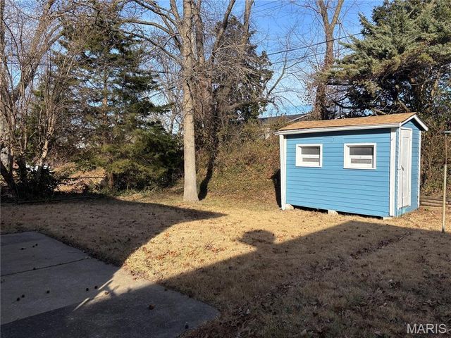 1125 Walker Avenue, St Louis, MO 63138