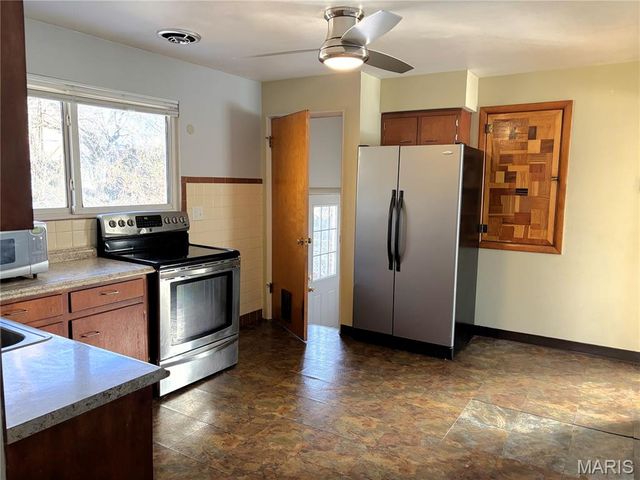 1125 Walker Avenue, St Louis, MO 63138