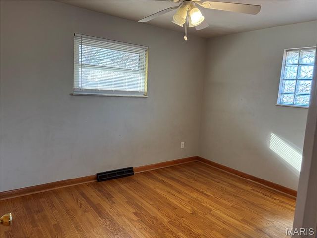 1125 Walker Avenue, St Louis, MO 63138