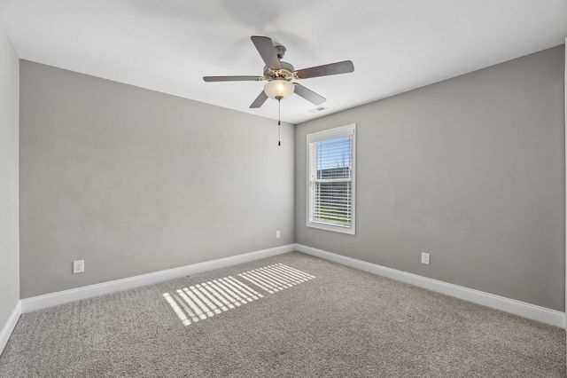1045 Black Gum Ln, Clarksville, TN 37043