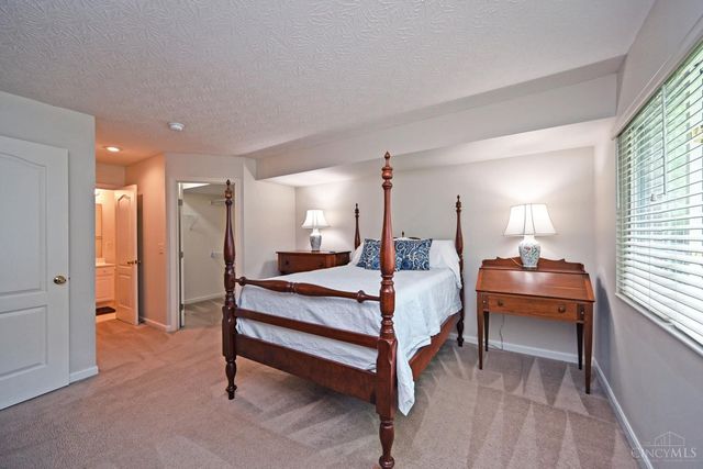 5928 Castlewood Crossing, Miami Twp, OH 45150