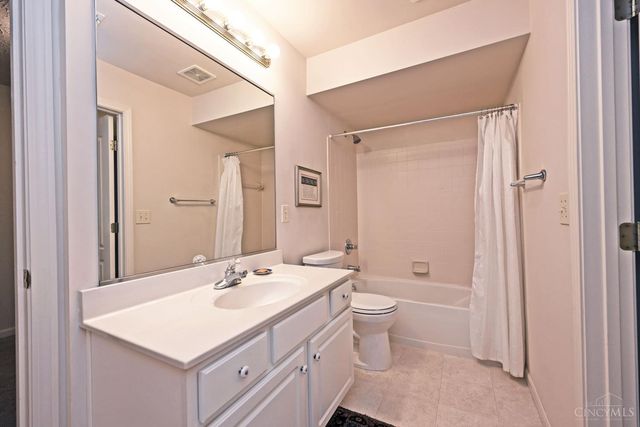 5928 Castlewood Crossing, Miami Twp, OH 45150