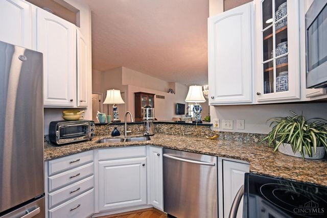 5928 Castlewood Crossing, Miami Twp, OH 45150