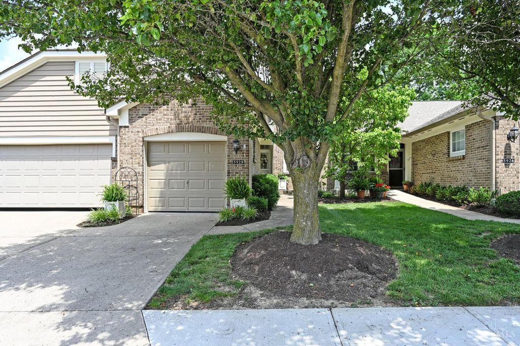 5928 Castlewood Crossing, Miami Twp, OH 45150