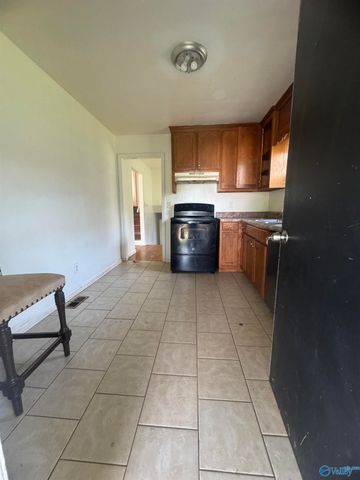 4605 Broadmeadow Lane NW, Huntsville, AL 35810