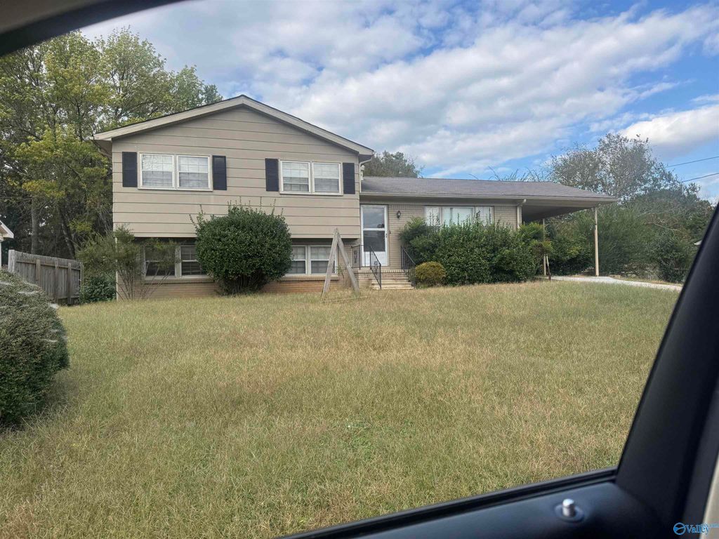 4605 Broadmeadow Lane NW, Huntsville, AL 35810