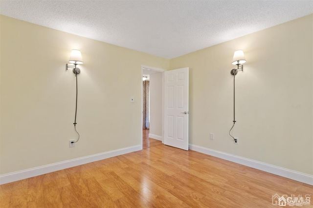 354 Willowbrook Drive, North Brunswick, NJ 08902