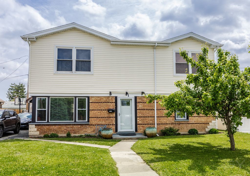 2717 N ATLANTIC Street, Franklin Park, IL 60131