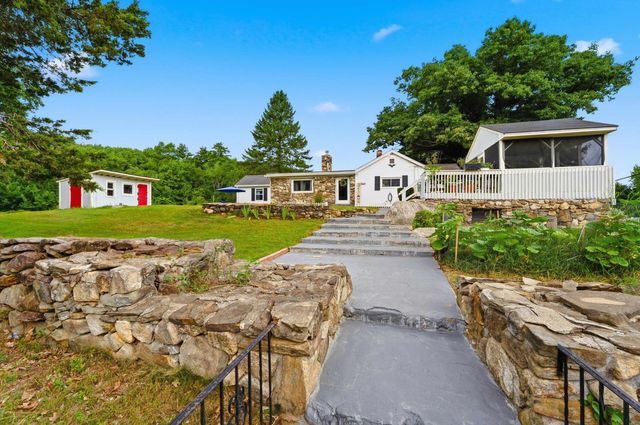 33 Beacon Hill Road, Derry, NH 03038