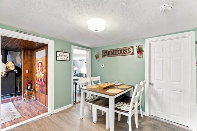 33 Beacon Hill Road, Derry, NH 03038