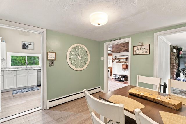 33 Beacon Hill Road, Derry, NH 03038