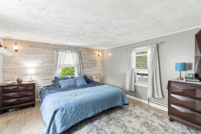 33 Beacon Hill Road, Derry, NH 03038