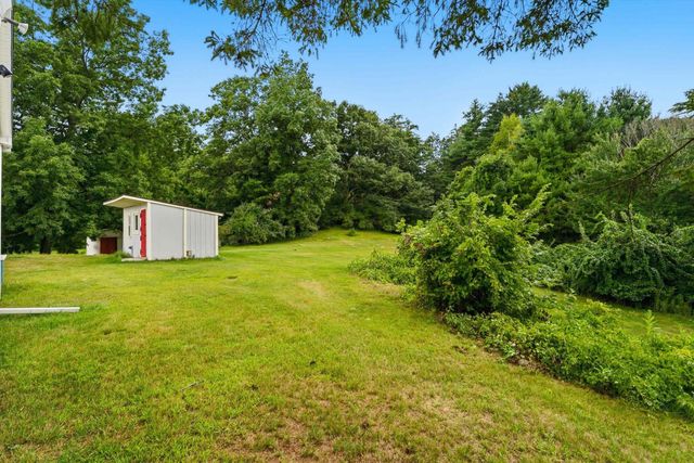 33 Beacon Hill Road, Derry, NH 03038