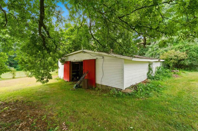 33 Beacon Hill Road, Derry, NH 03038