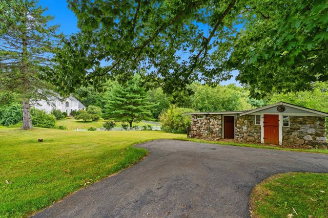 33 Beacon Hill Road, Derry, NH 03038