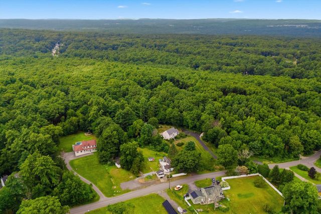 33 Beacon Hill Road, Derry, NH 03038