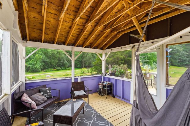 33 Beacon Hill Road, Derry, NH 03038