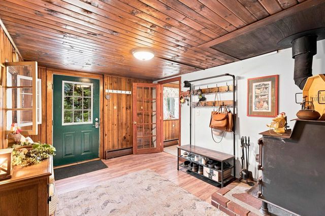 33 Beacon Hill Road, Derry, NH 03038