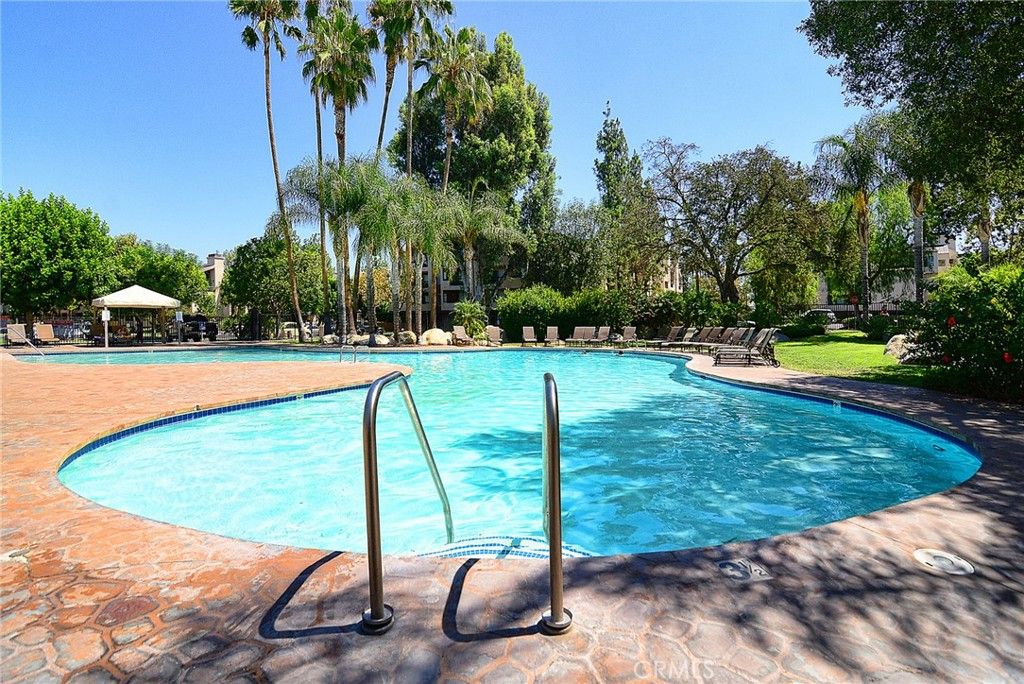 Image 13 of property listing at 5500 Owensmouth Avenue 311, Woodland Hills, CA 91367