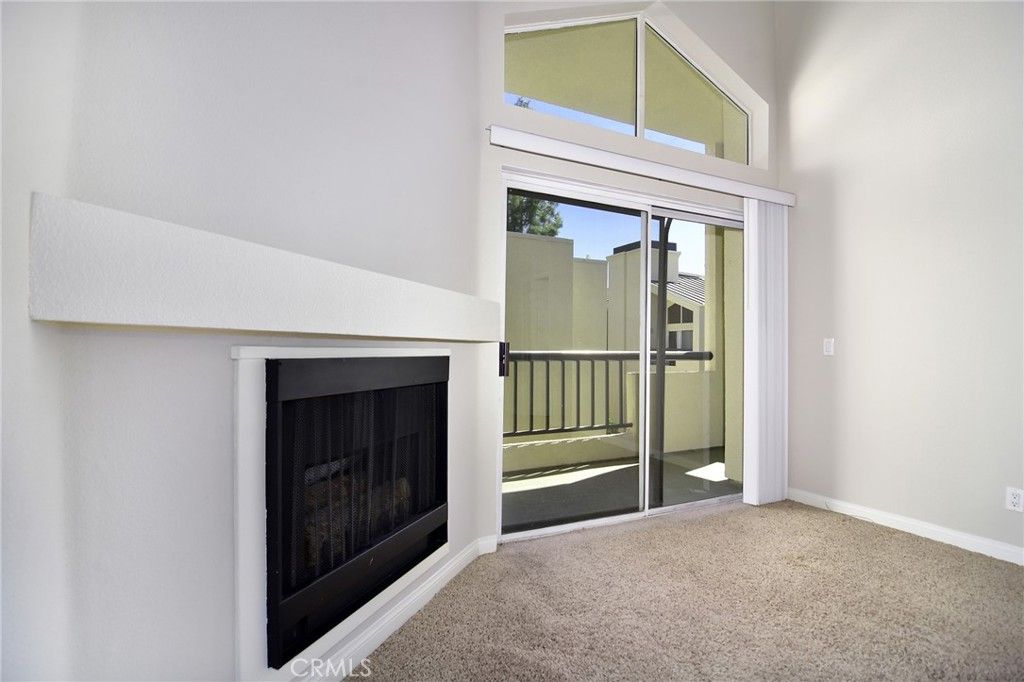 Image 3 of property listing at 5500 Owensmouth Avenue 311, Woodland Hills, CA 91367