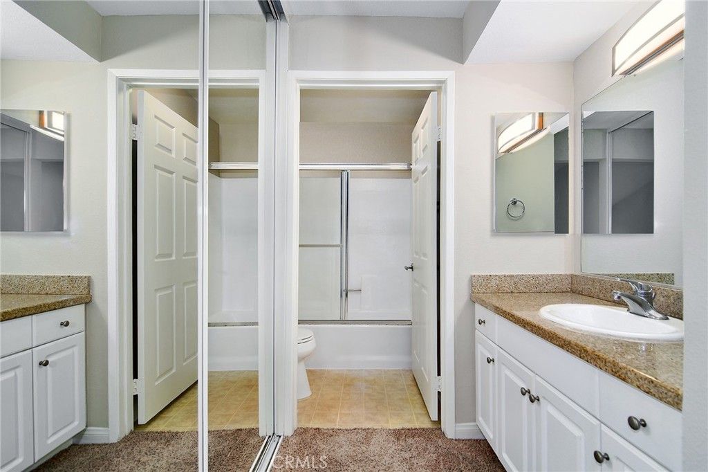 Image 9 of property listing at 5500 Owensmouth Avenue 311, Woodland Hills, CA 91367