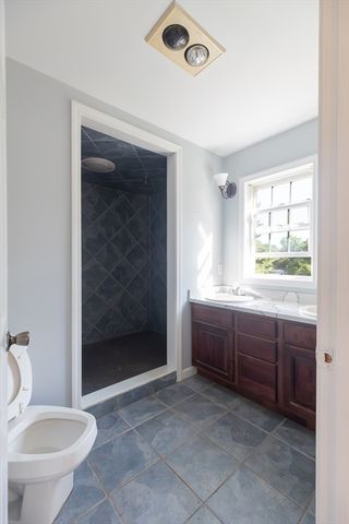 126 Dyer St, Gardner, MA 01440