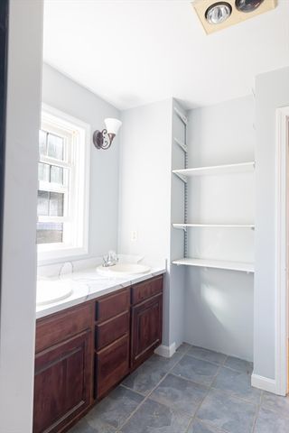 126 Dyer St, Gardner, MA 01440