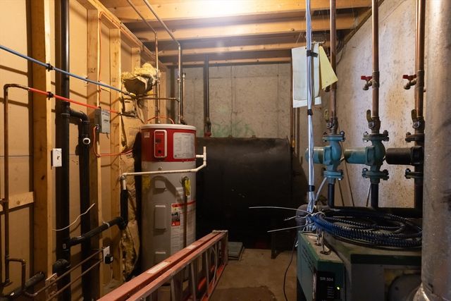 126 Dyer St, Gardner, MA 01440