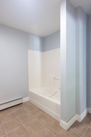 126 Dyer St, Gardner, MA 01440