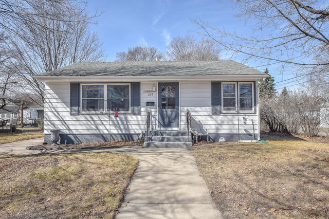 239 32nd Avenue N, Saint Cloud, MN 56303