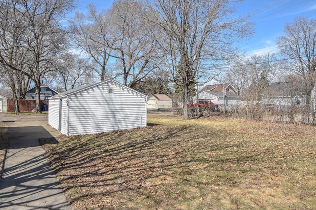 239 32nd Avenue N, Saint Cloud, MN 56303