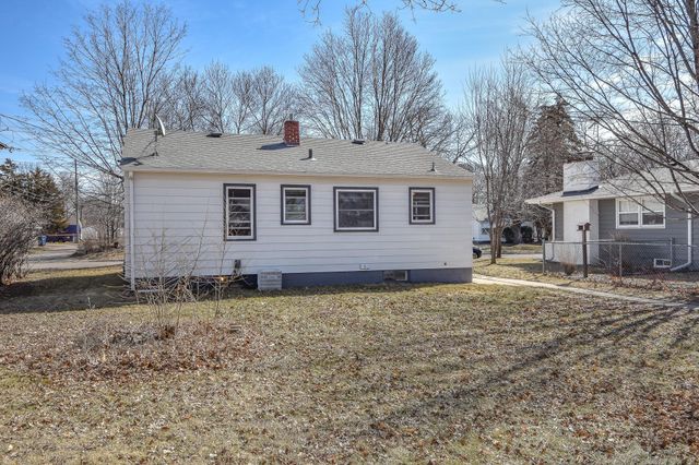 239 32nd Avenue N, Saint Cloud, MN 56303