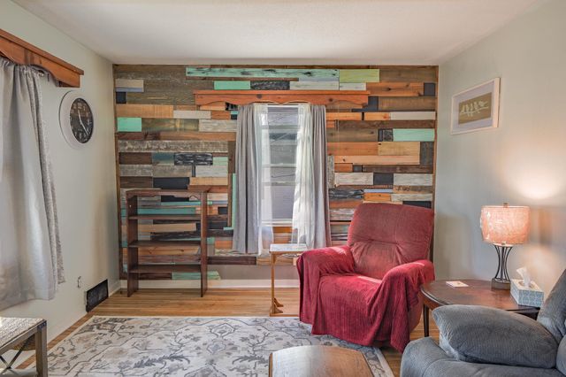 239 32nd Avenue N, Saint Cloud, MN 56303