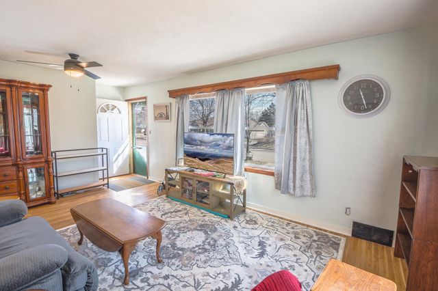 239 32nd Avenue N, Saint Cloud, MN 56303