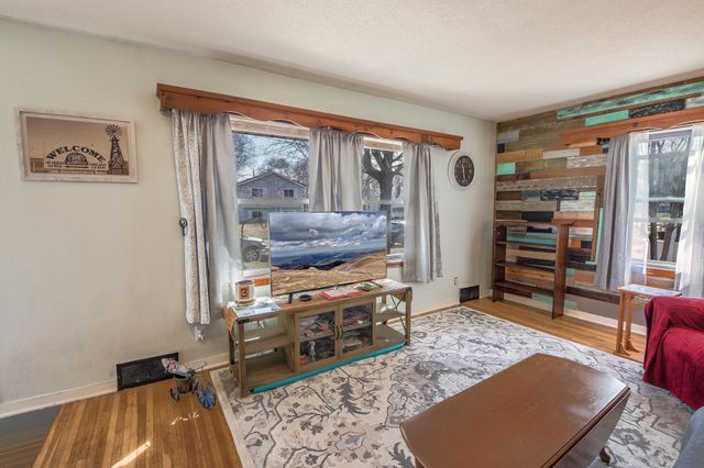 239 32nd Avenue N, Saint Cloud, MN 56303