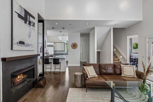 6633 Ellesmere Rd, Nashville, TN 37205
