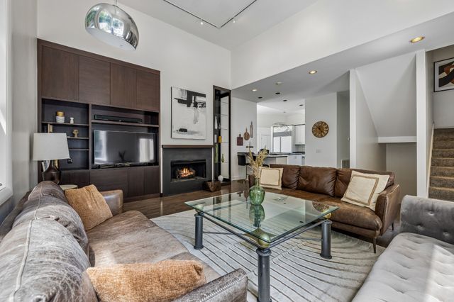 6633 Ellesmere Rd, Nashville, TN 37205