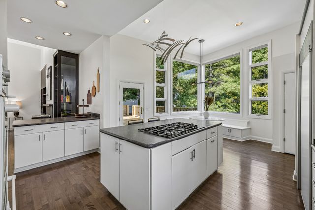 6633 Ellesmere Rd, Nashville, TN 37205