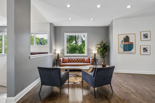 6633 Ellesmere Rd, Nashville, TN 37205