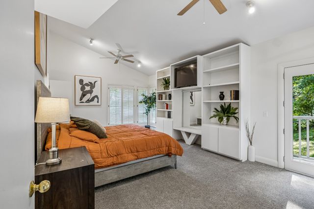 6633 Ellesmere Rd, Nashville, TN 37205